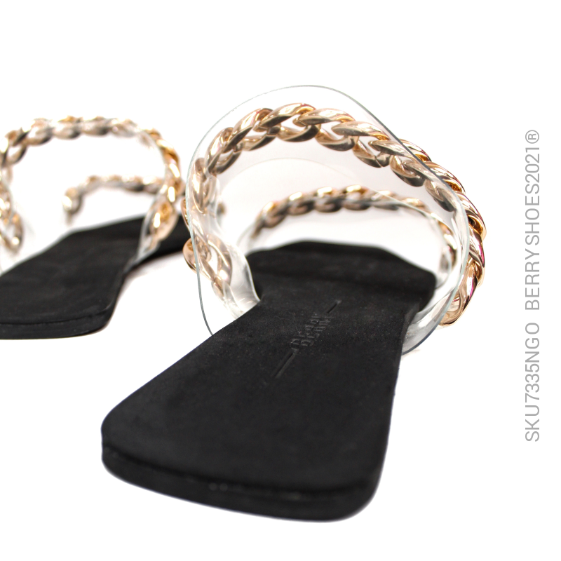 Sandalia mica con cadena